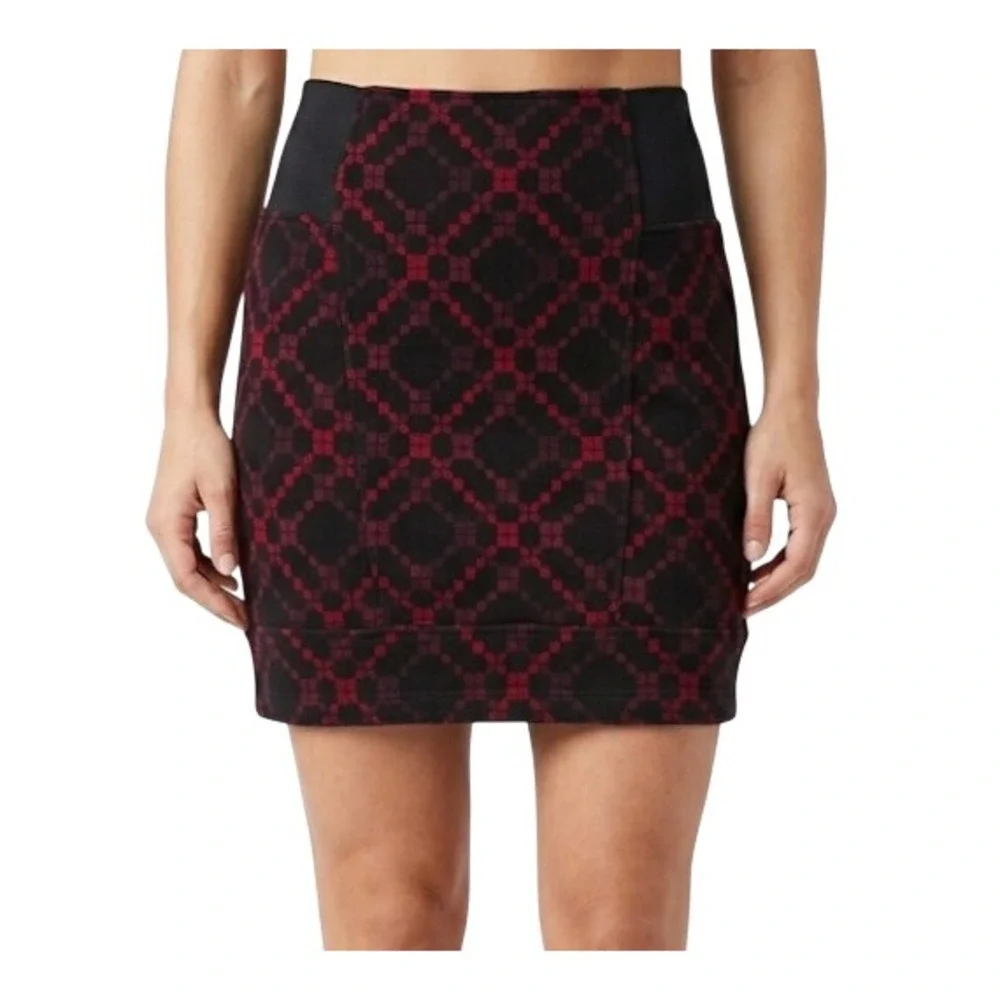 Free People Mini Skirt Womens M Burgundy Black Geometric Diamond Knit Stretch
